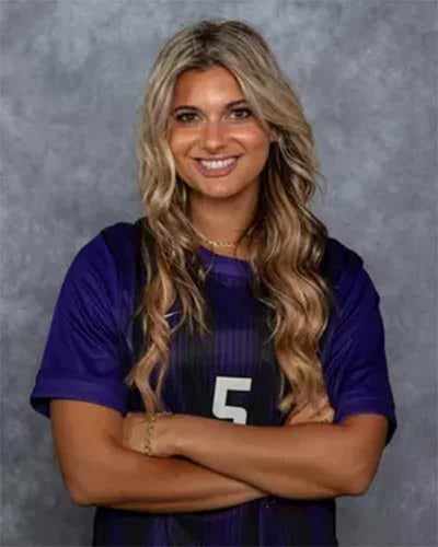 Natalia Bowles headshot