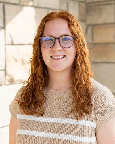 Caroline Lee headshot